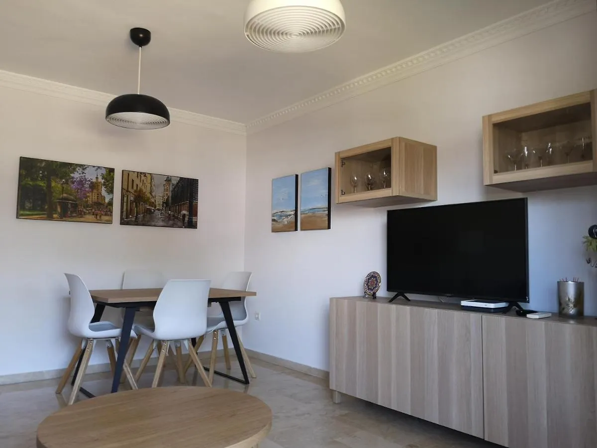 Acogedor apartamento de dos dormitorios en Playamar - Torremolinos España
